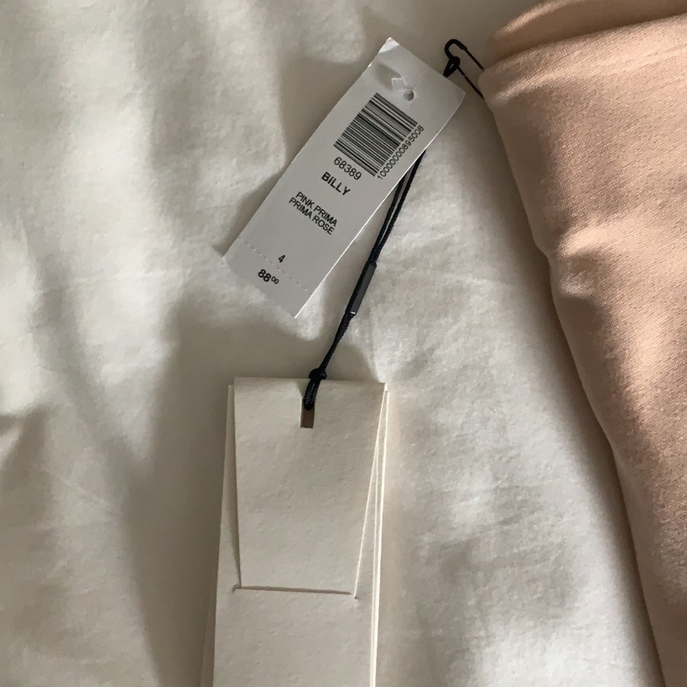 Aritzia Billy Skirt NWT Size 4! - Picture 2 of 5